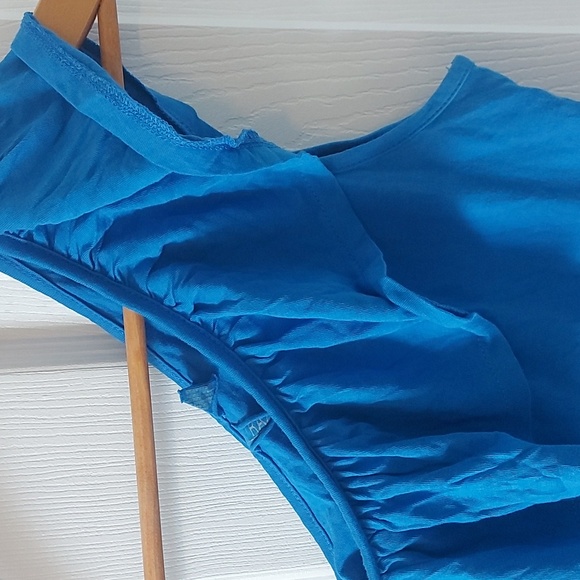 One Sleeve Flutter Tunic Top - Picture 2 of 3